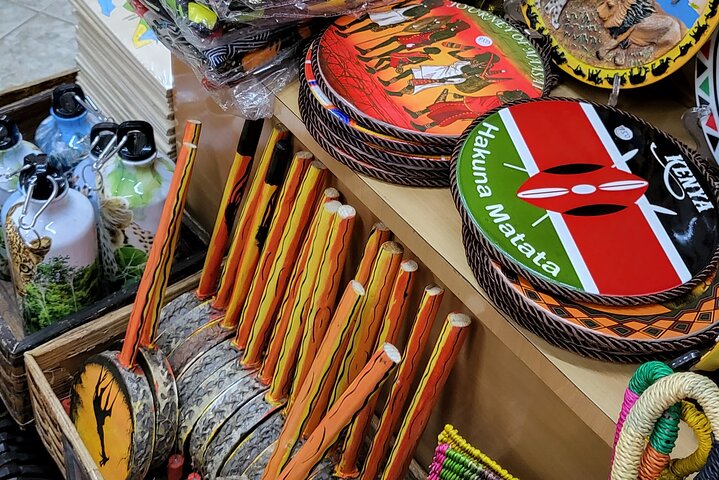 Where to buy Souvenirs and curios in Uganda 